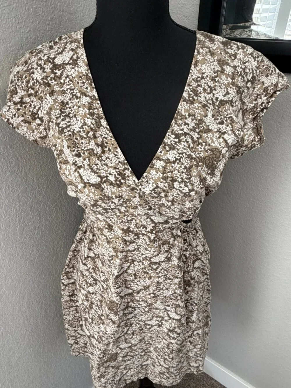 RAILS Nyla Cutout Cotton V Neck Dress Olive Vine Green Small - Picture 9 of 15